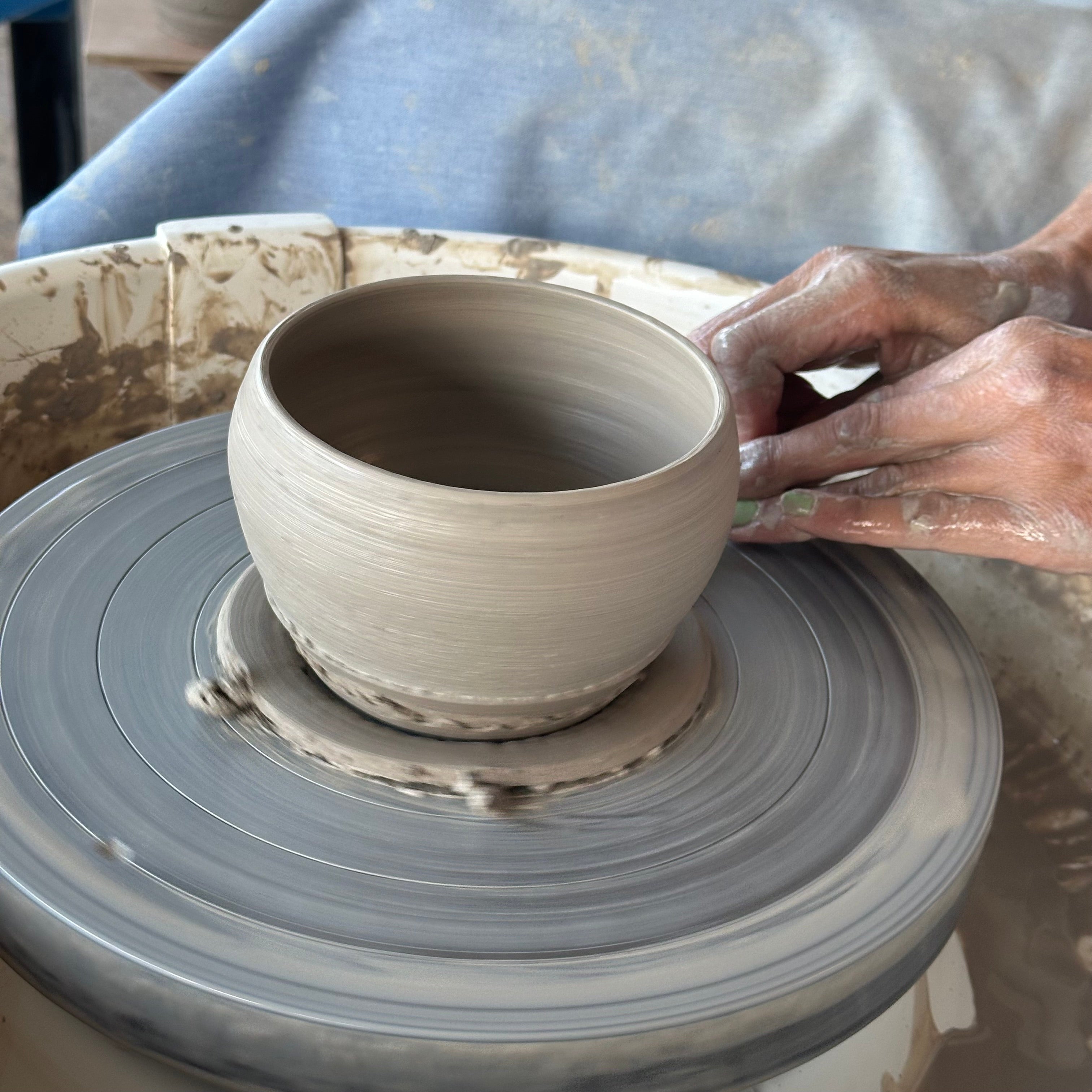 Keramische soepkom maken op de draaischijf - StudioLH